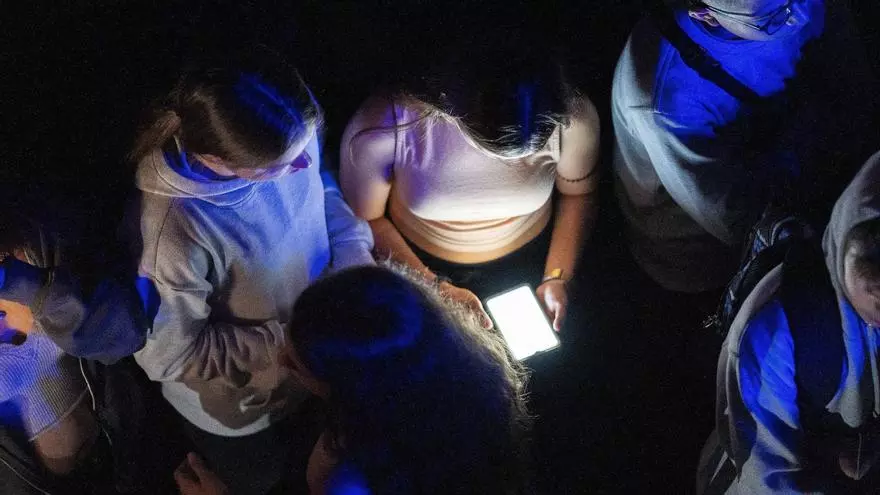 ¿ME DAS TU TELÉFONO PERSONAL?