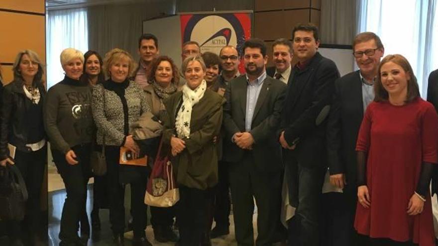 Presentación de la guía comercial con «todo  lo que puedas necesitar»