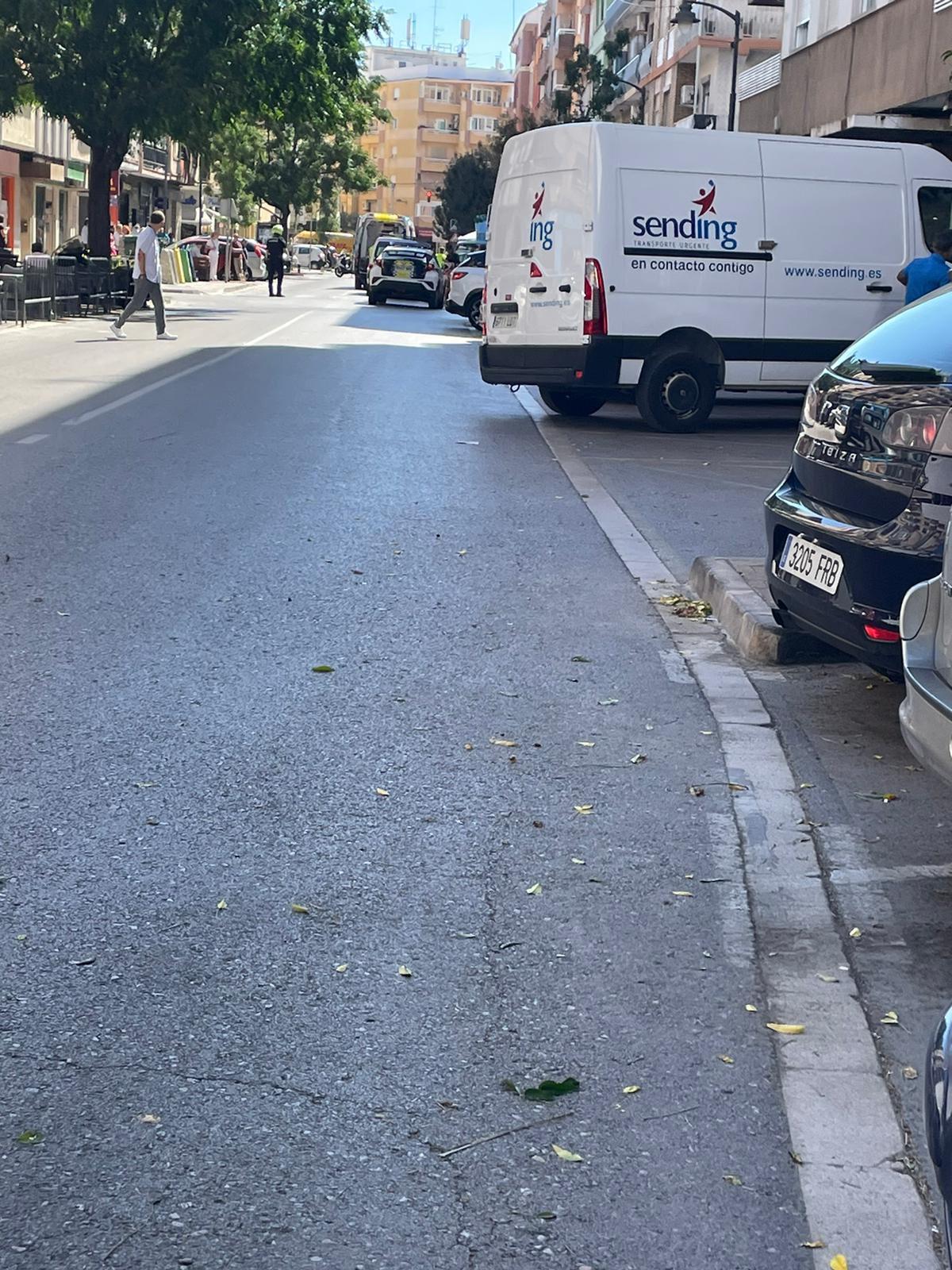 La Policía Local de Alaquàs ha cortado el tráfico en la calle en la que se ha producido el atropello.