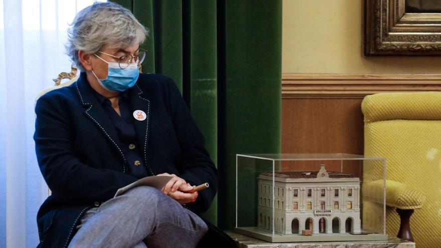 Ana González, alcaldesa de Gijón, durante una presentación en el Ayuntamiento.