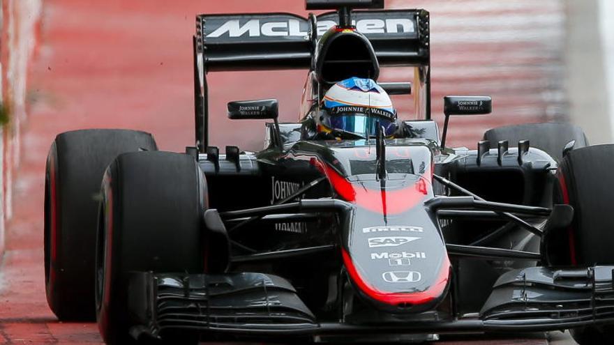 Fernando Alonso a bordo de su McLaren.