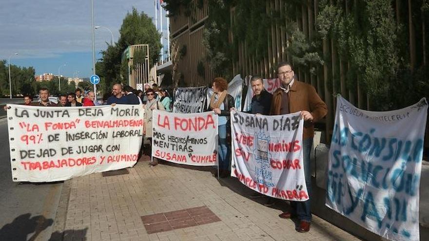 La protesta se realizó ante la sede del Servicio Andaluz de Empleo en Málaga.