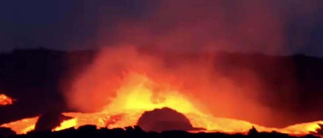 Nueva fisura del volcán de La Palma oeste del cementerio de Las Manchas