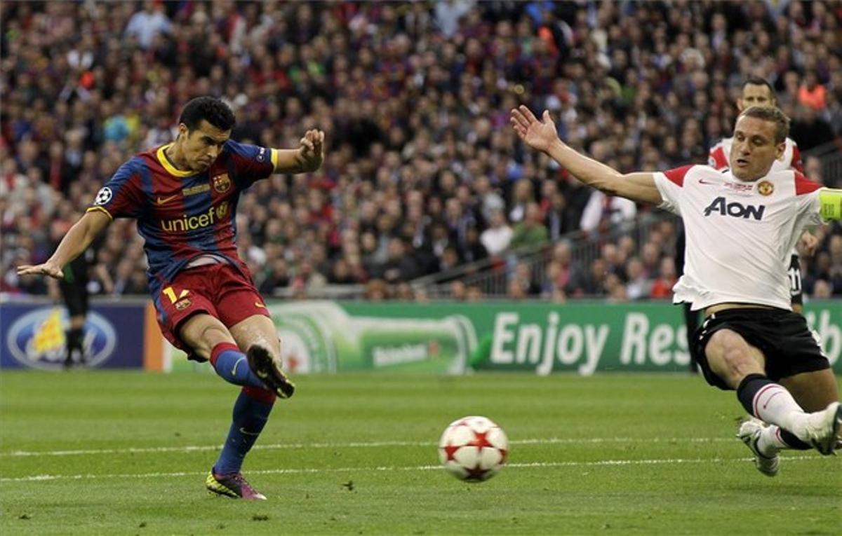 Pedro marca el primer gol de la final de Wembley entre el Barça i el Manchester United.