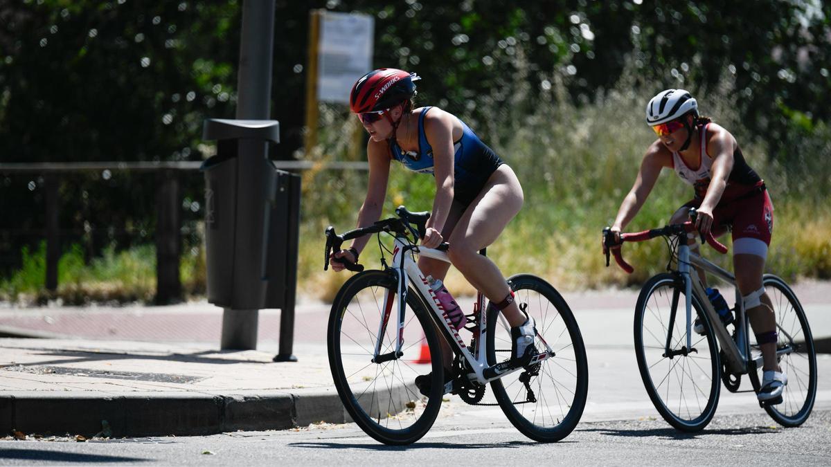 GALERÍA | El Triatlón "Ciudad de Zamora" hace vibrar a la capital del Duero
