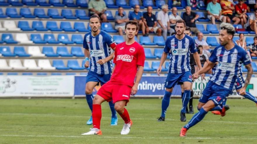 Un lance del partido entre el Alcoyano y el Recambios Colón