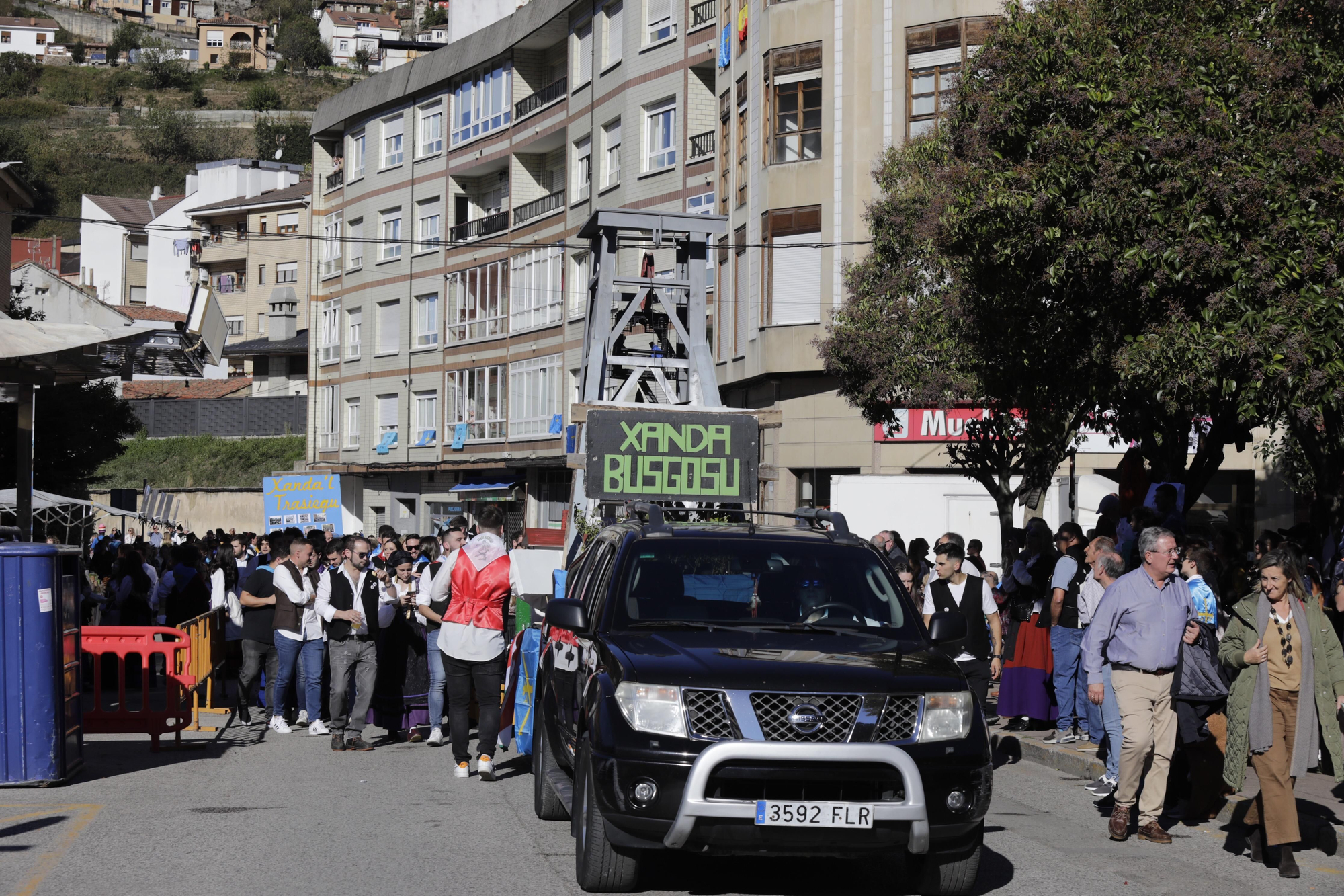 EN IMÁGENES: La localidad allerana de Moreda celebra San Martín, la fiesta de los Humanitarios