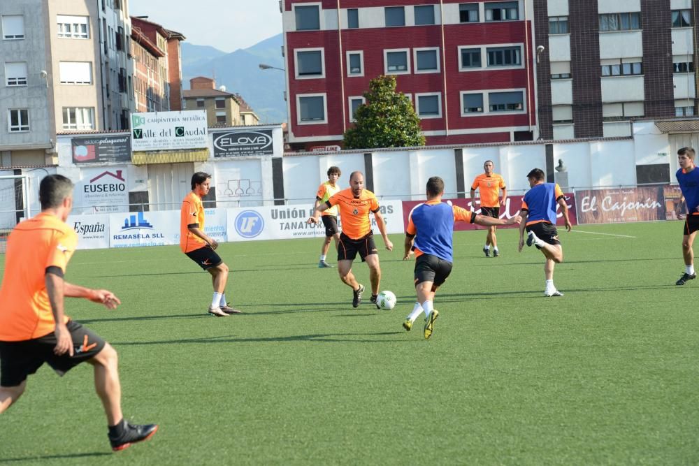 Primer entrenamiento del Caudal Deportivo de Mieres