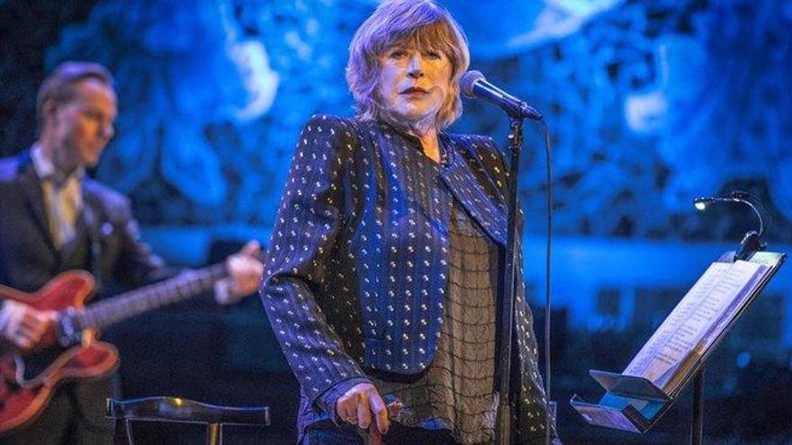 Marianne Faithfull, hospitalizada con coronavirus