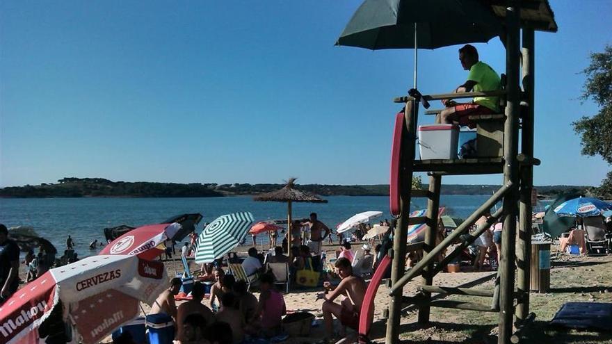 Extremadura se convierte en referente del turismo interior de agua con dos banderas azules