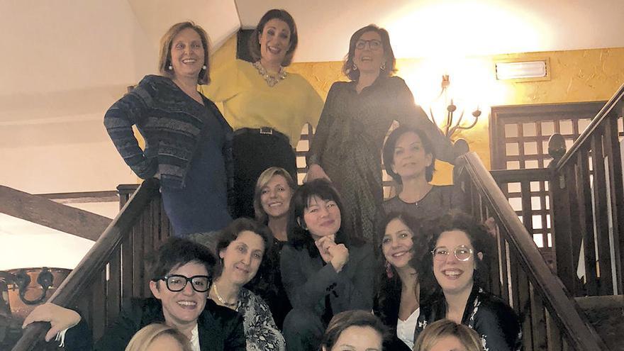 Las Mujeres Influyentes de Galicia posan en su acto fundacional