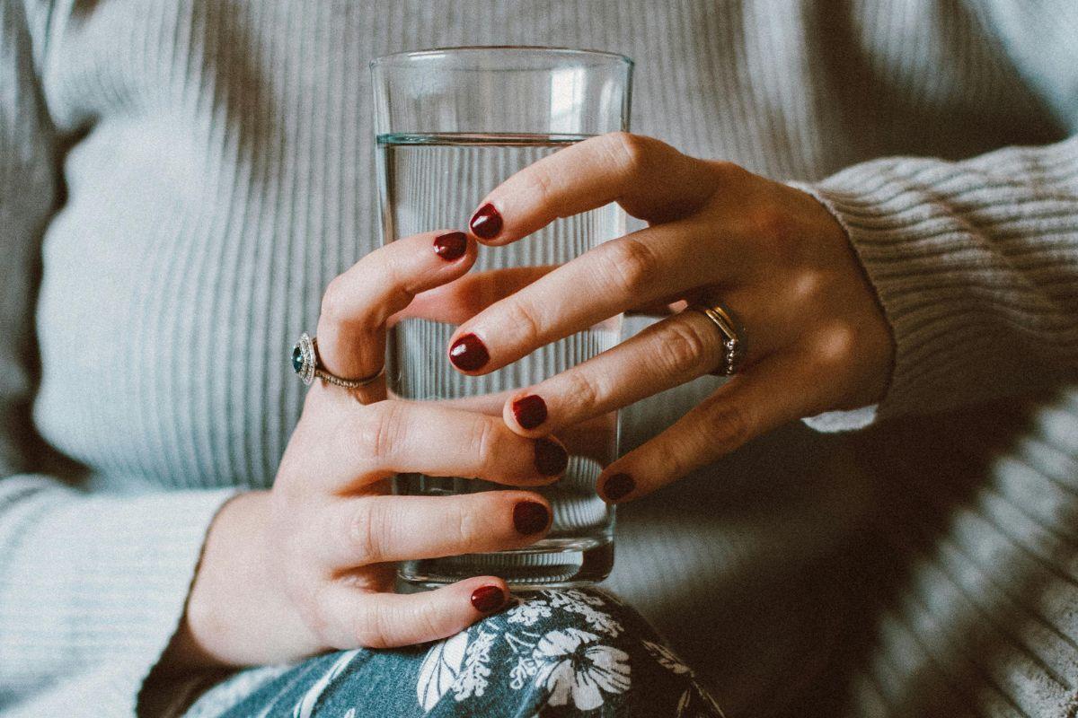 beber-agua-purificadora