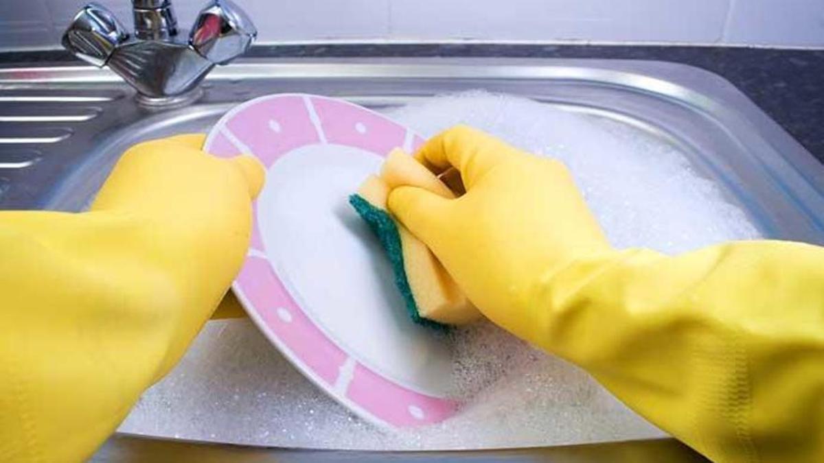 Añadir sal al detergente líquido es una práctica común