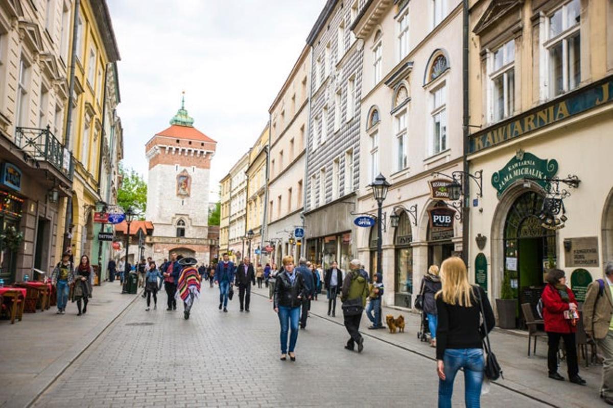 Calle peatonal en el centro de Cracovia. Calle peatonal en el centro de Cracovia.