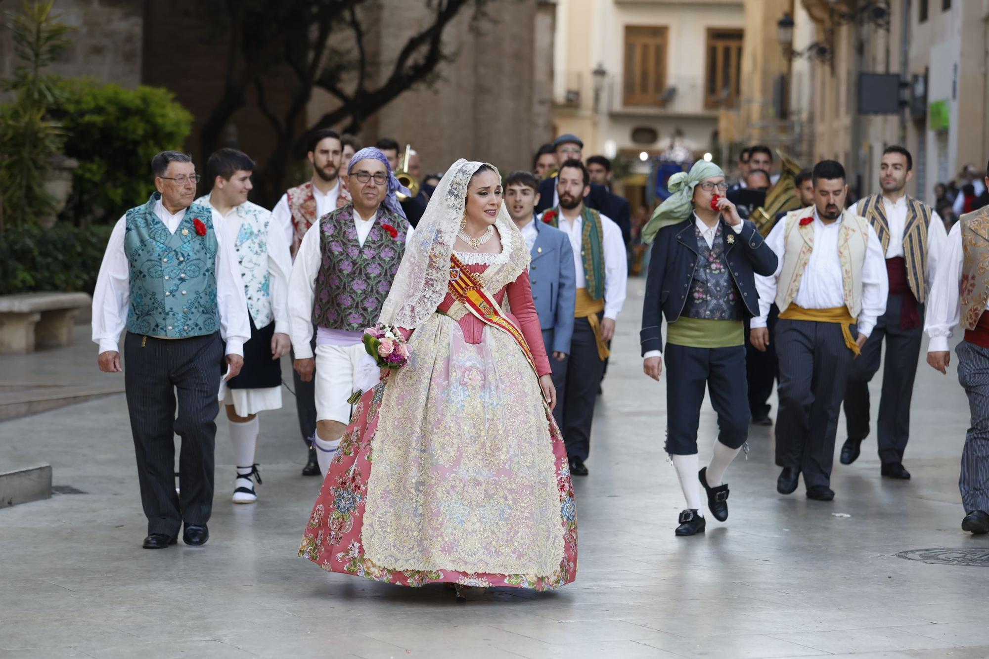 Ofrenda 2023 | Falleras Mayores e Infantiles de comisiones del 17 de Marzo (I)