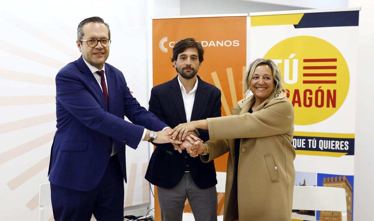 Firma del acuerdo de coalición entre Tú Aragón y Ciudadanos