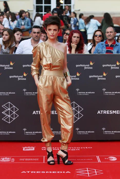 El Festival comienza con el tradicional baño de masas de los actores y actrices en la alfombra roja de la gala inaugural del certamen.