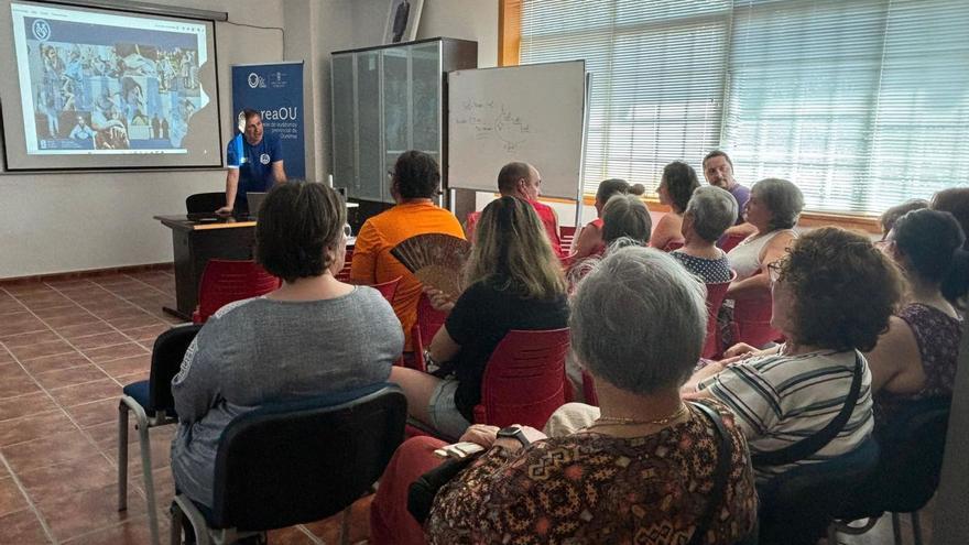 Más de 13.000 ourensanos son cuidadores sin sueldo: “Hay familiares que ejercen 24 horas”