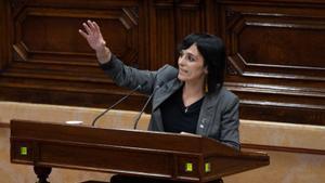 La portavoz del Grupo Mixto en el Parlamento de Catalunya y presidenta de Aliança Catalana, Sílvia Orriols, interviene durante un debate de Política General en el Parlament de Catalunya.