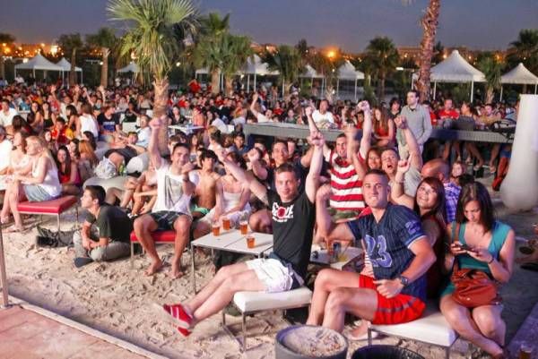 Cientos de personas festejan en Las Playas el pase a semifinales