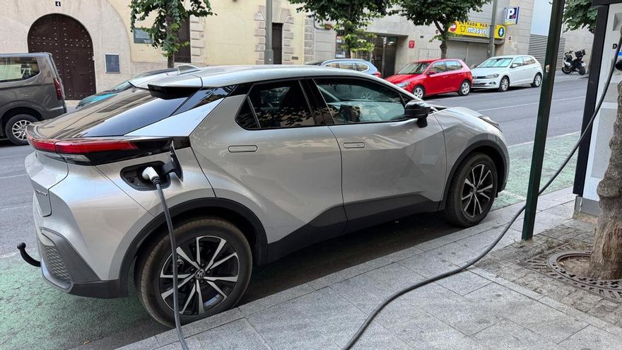 Alcoy estudia la regulación de puntos de recarga de vehículos eléctricos