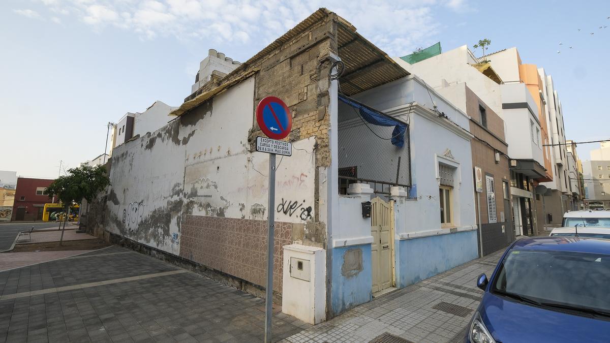 Vivienda ocupada a expropiar en la calle Vergara, en el barrio de Guanarteme