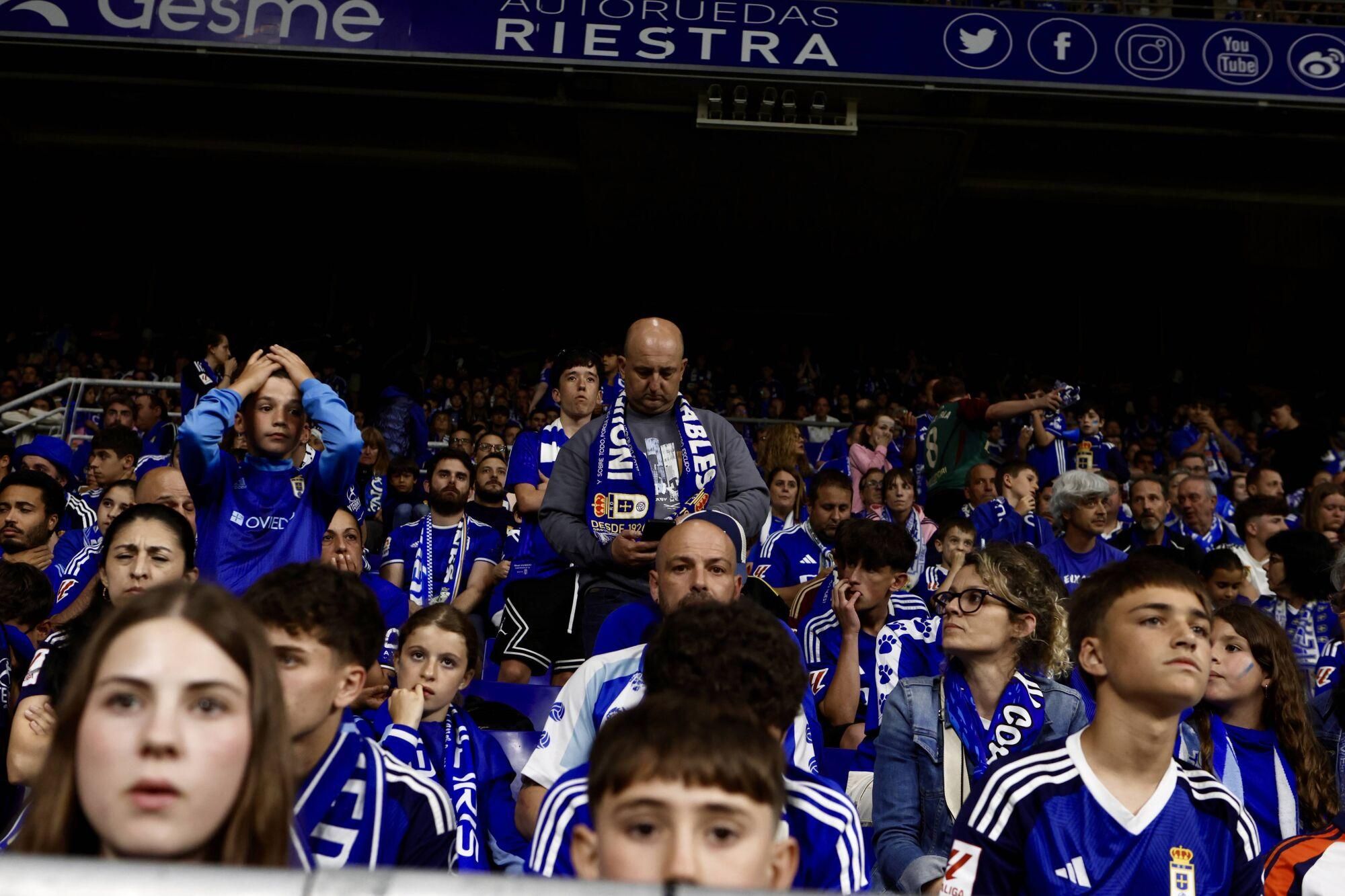 Así se vivió en el Carlos Tartiere la noche del ascenso del Oviedo a Primera División 24 años después