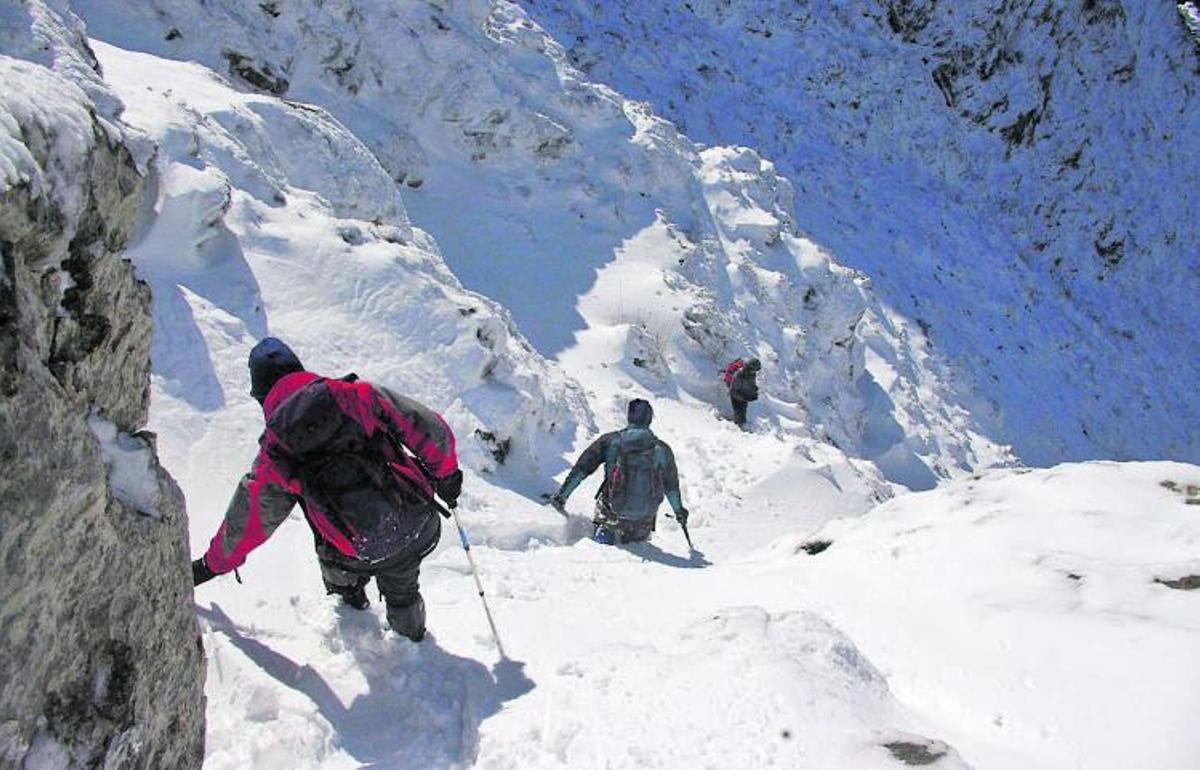 Imagen alpina del Morro den Pelut tras una intensa nevada en la Serra de Tramuntana.