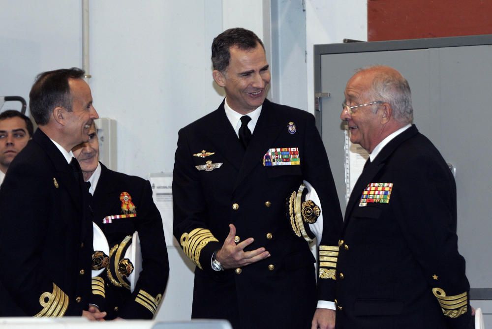 Felipe VI visita las escuelas de Armada en Ferrol