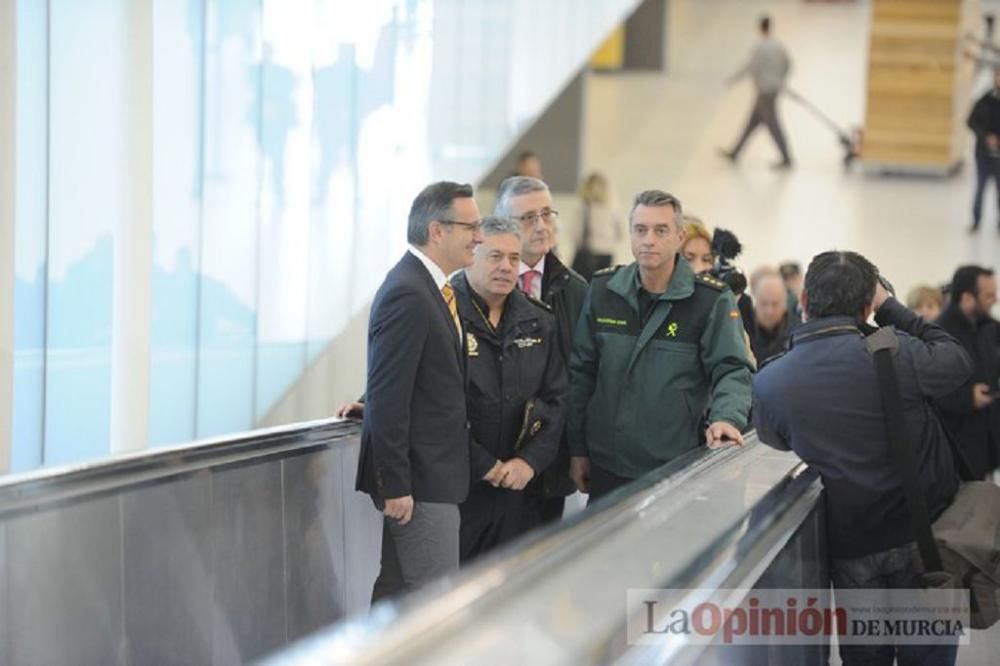 El delegado del Gobierno visita el aeropuerto de Corvera