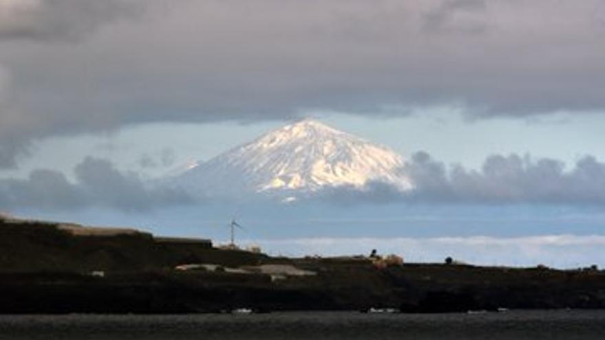 El Teide nevado, desde Las Canteras