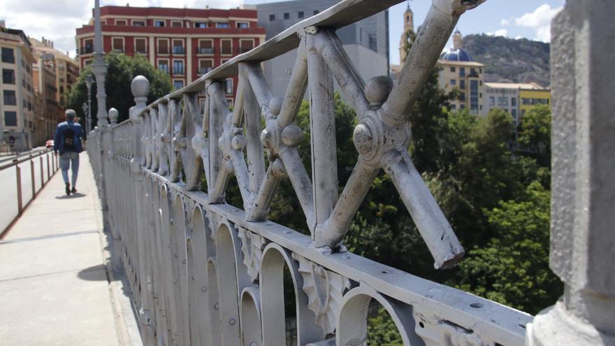 Comienza la reparación de la barandilla del Viaducto de Canalejas de Alcoy