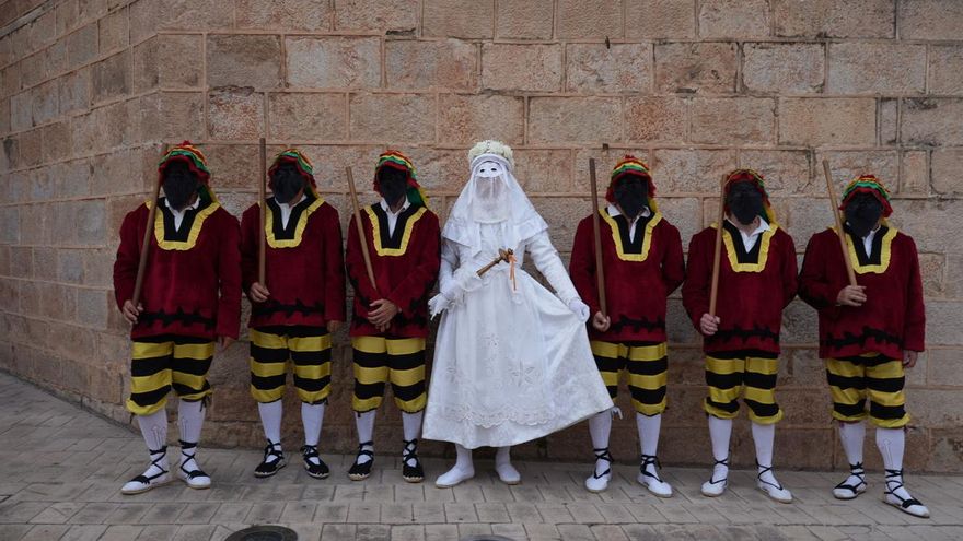 Castelló recibe con honores al Santísimo en la procesión del Corpus Christi