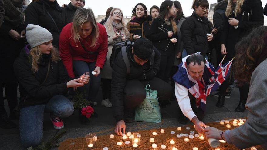 Homenaje a los fallecidos en Trafalgar Square