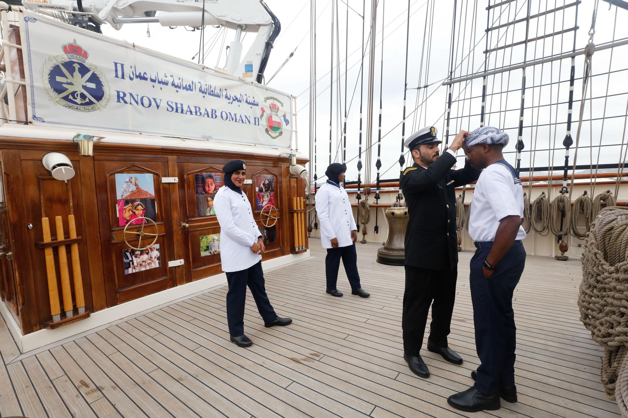 Jornada de puertas abiertas en el velero de Omán barco escuela 'Royal Shabab Omán 2'