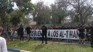 Protesta de la afición antes del Málaga CF - UD Ibiza