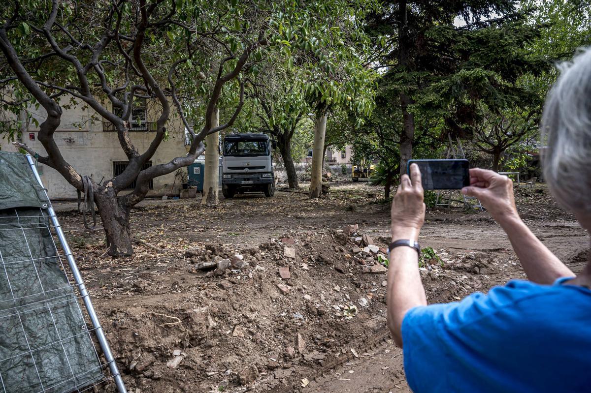 Comienzan las obras en Can Raventós, la última masía virgen de Sarrià: casi 60 pisos de lujo y 22 árboles talados.