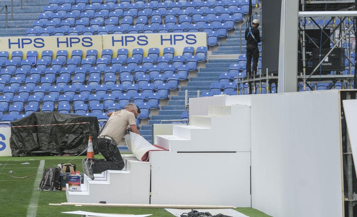 Preparativos en el Estadio de Gran Canaria para la misa del papa León XIV