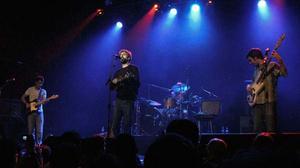 Fragment de ’La cançó del soldadet’ del concert sorpresa de Manel a la sala Salamandra.