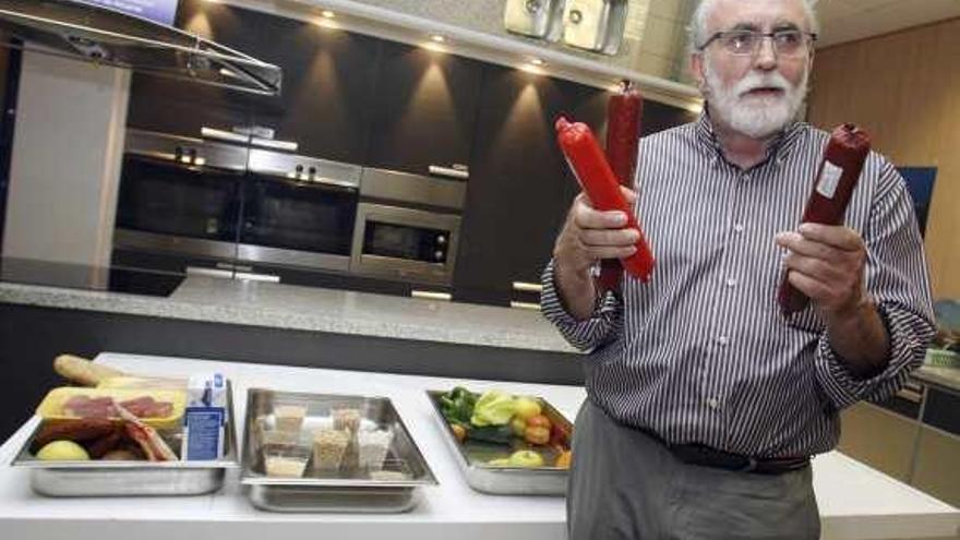 Jesús Pagán, de la empresa Foodtopia, con sus productos.