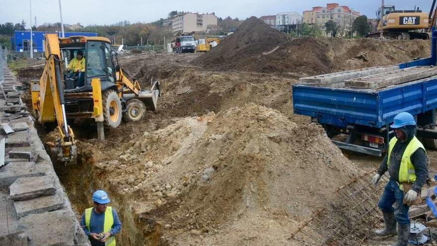 Primeras obras de un edificio residencial en Tafisa, el último que comenzó a ejecutarse en la ciudad. // R. V.