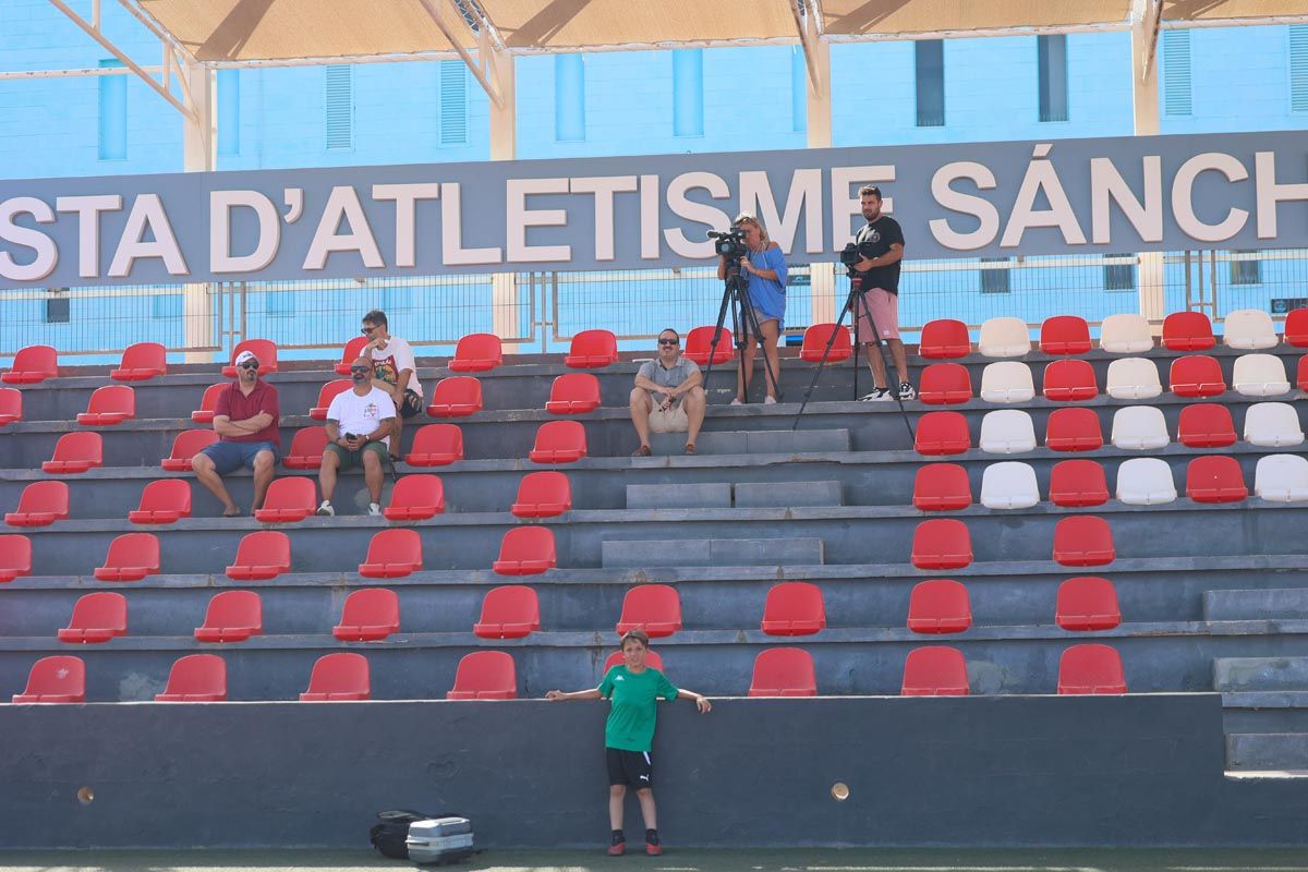 El primer entrenamiento de pretemporada de la UD Ibiza, en imágenes