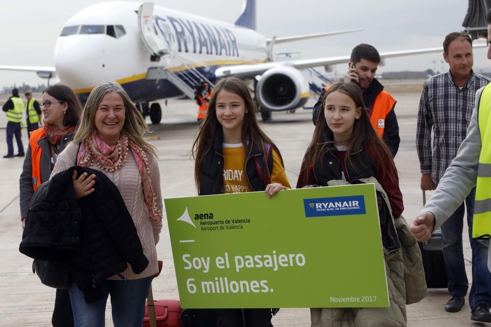 Llegada del pasajero 6 millones al Aeropuerto de València