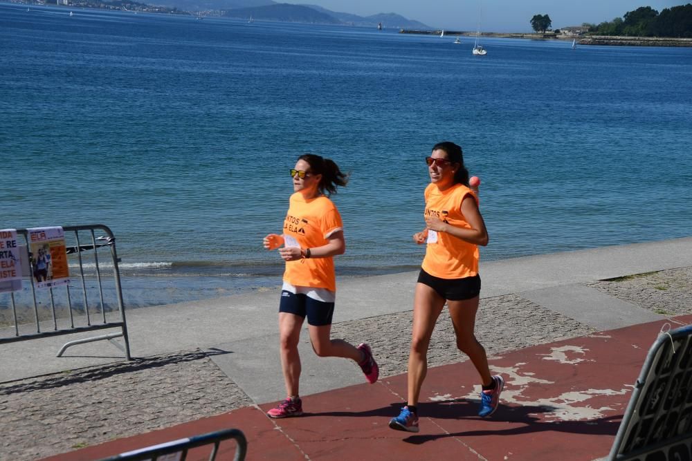 Marea naranja contra el ELA en Cangas