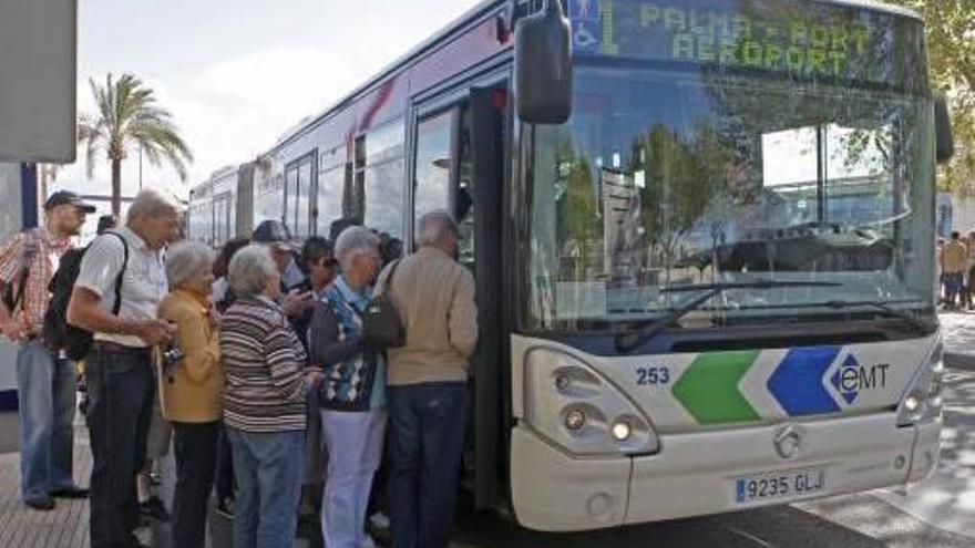 Cort baja la tarifa para residentes del bus al aeropuerto