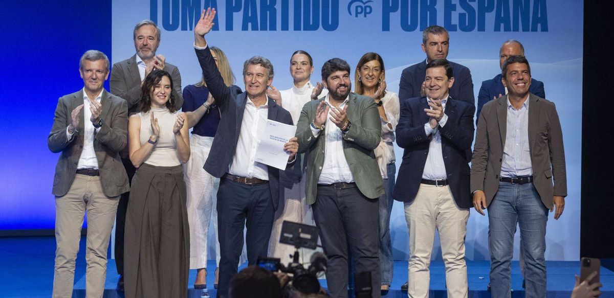Feijóo planteja visats per punts per a migrants que valorin "la integració"