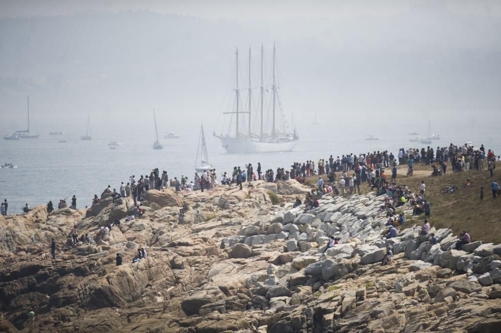 La Regata de Grandes Veleros abandona a A Coruña