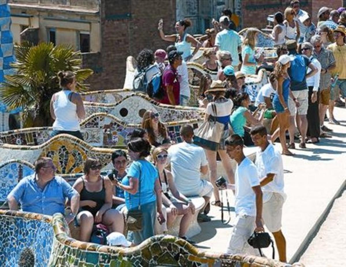 El parc Güell abarrotat de turistes, el juliol passat. El parc Güell abarrotat de turistes, el juliol passat.