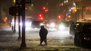 El huracán Ida deja espectaculares lluvias en el distrito de Queensborough en Nueva York