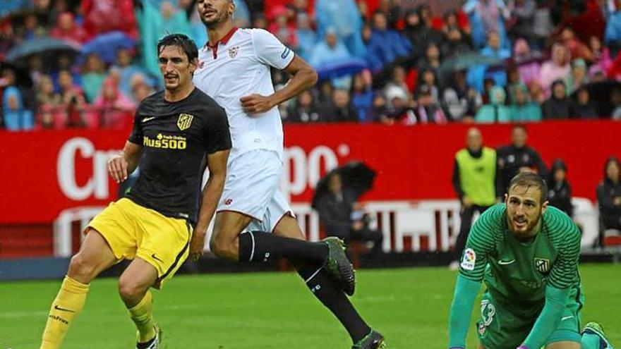 El Sevilla fa vulnerable l&#039;Atlètic per primer cop i el Madrid és nou líder